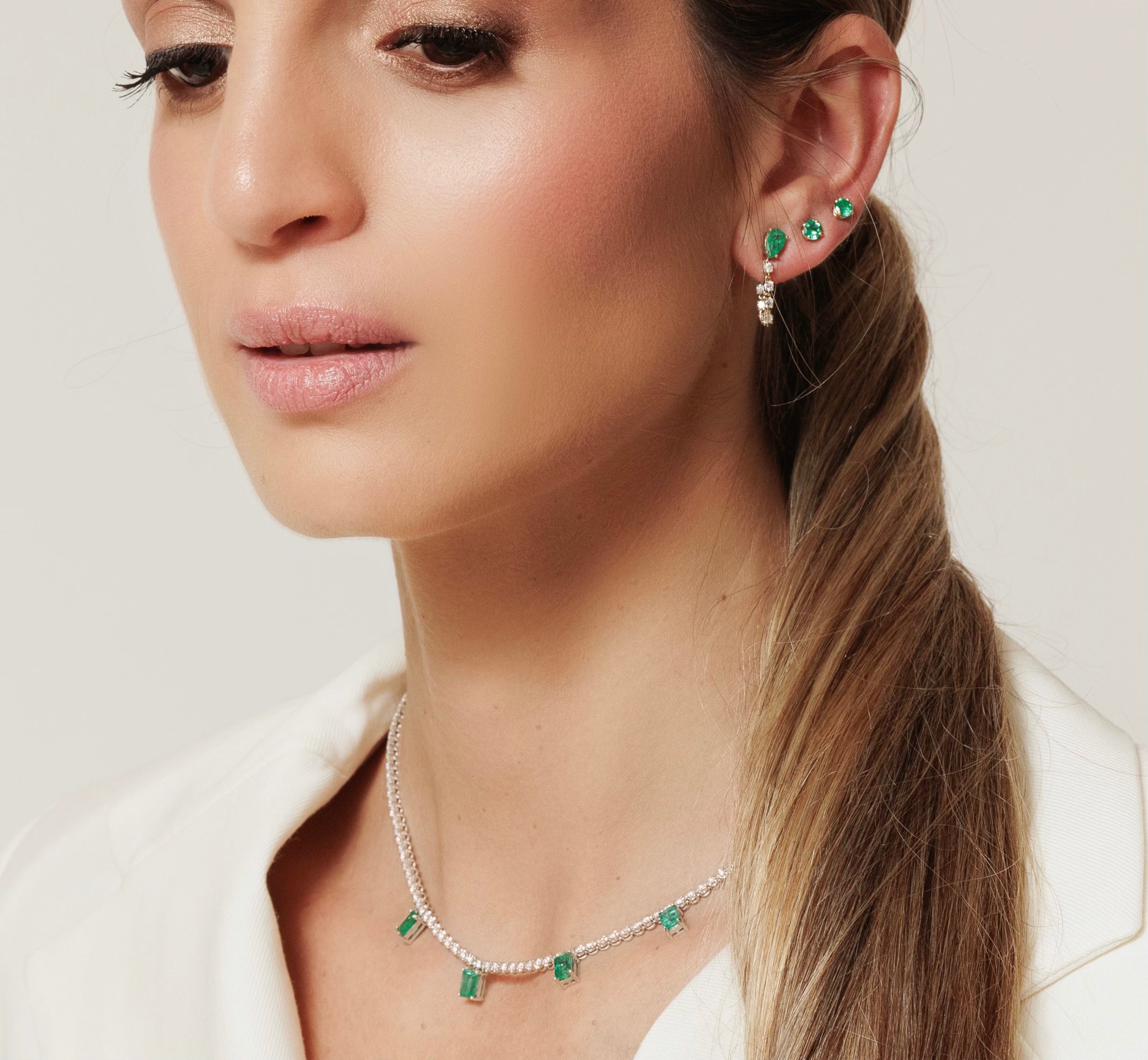 Green emerald and diamond tennis necklace
